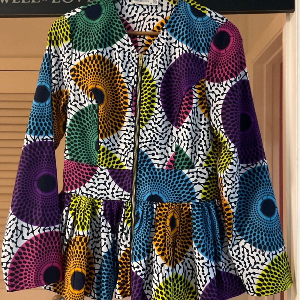 Shenbolen medium multi colored top. Cotton mix